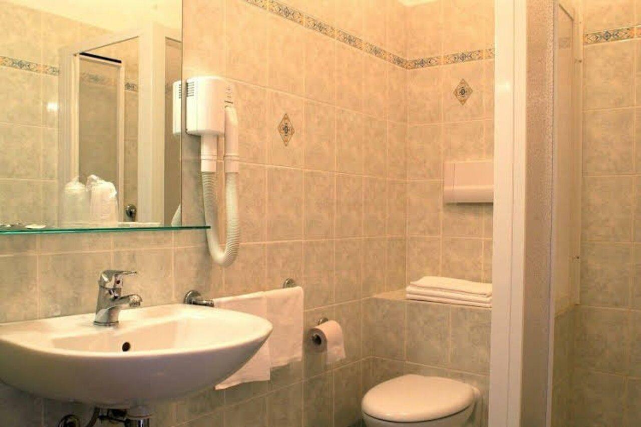 Hotel Astor ليمونِ سول غاردا المظهر الخارجي الصورة