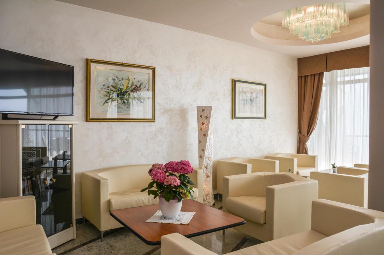 Hotel Astor ليمونِ سول غاردا المظهر الخارجي الصورة